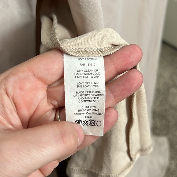 Show Me Your Mumu Beige One Shoulder Dress Size Small - Picture 10 of 10